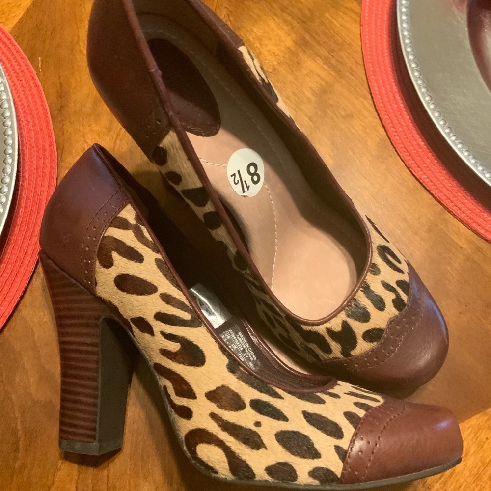 Fossil Heals Animal Print Leather Brand New